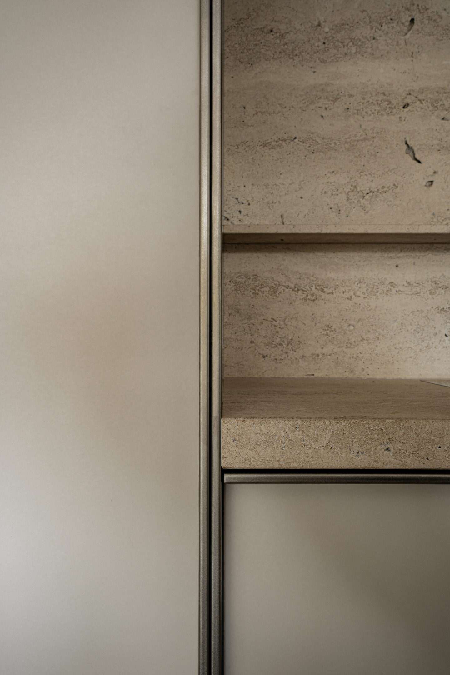 Pilar Shoots Showroom Knokke HR 100copie copie
