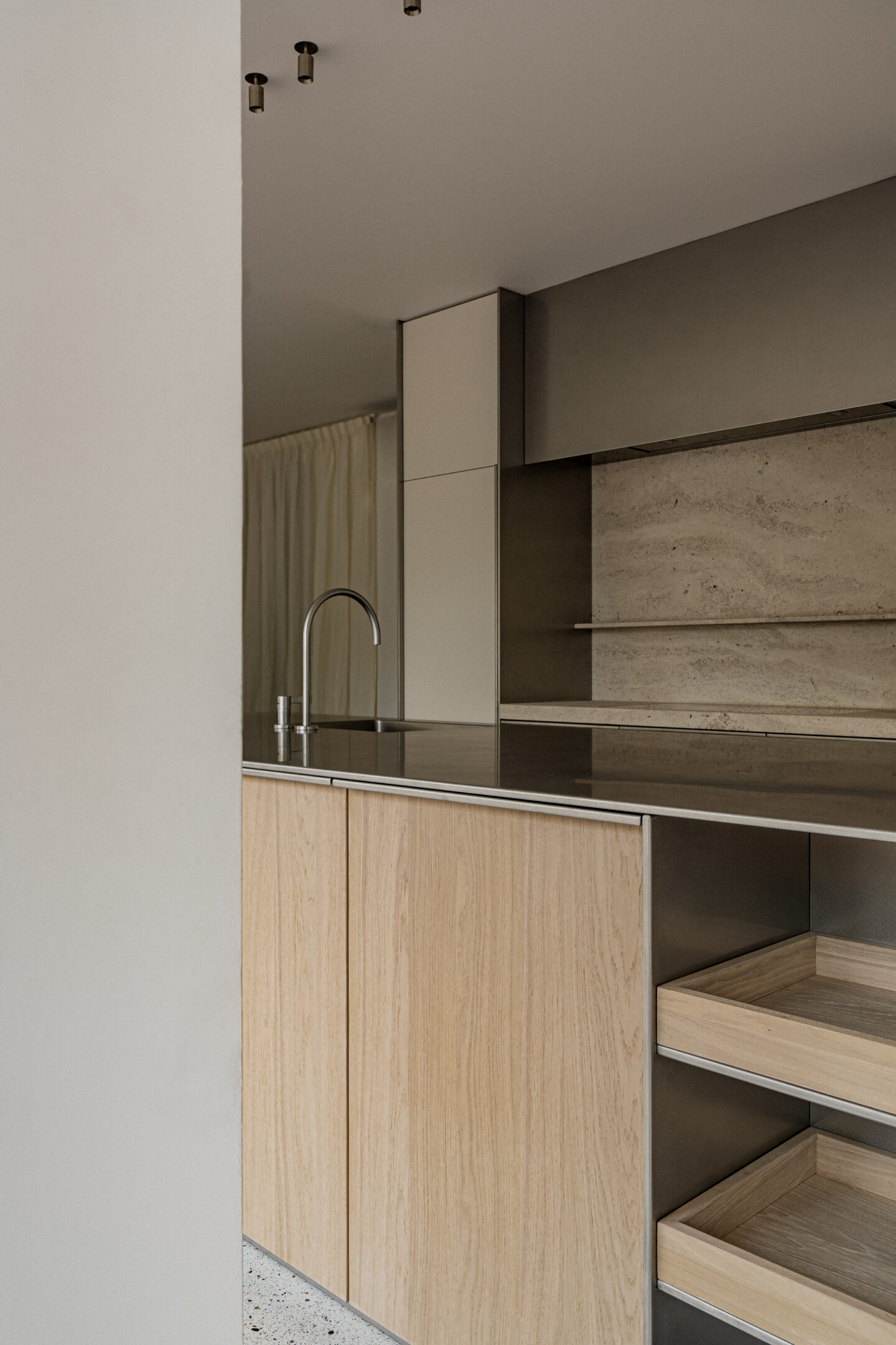 Pilar Shoots Showroom Knokke HR 82 copie