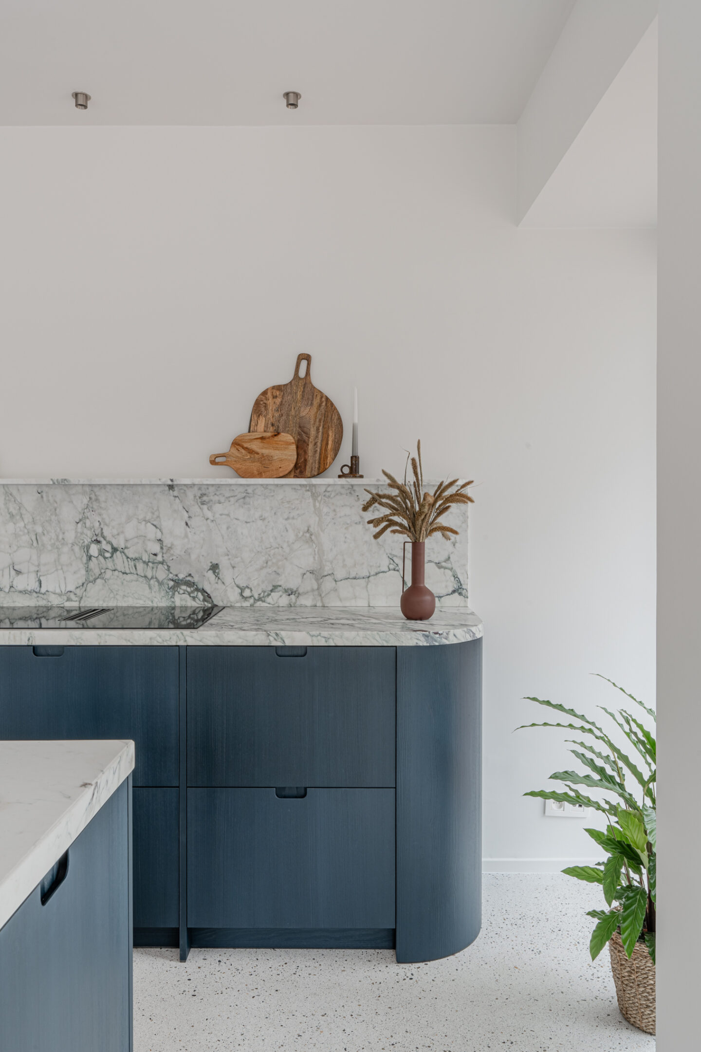 Pilar Shoots Showroom Knokke LR 12
