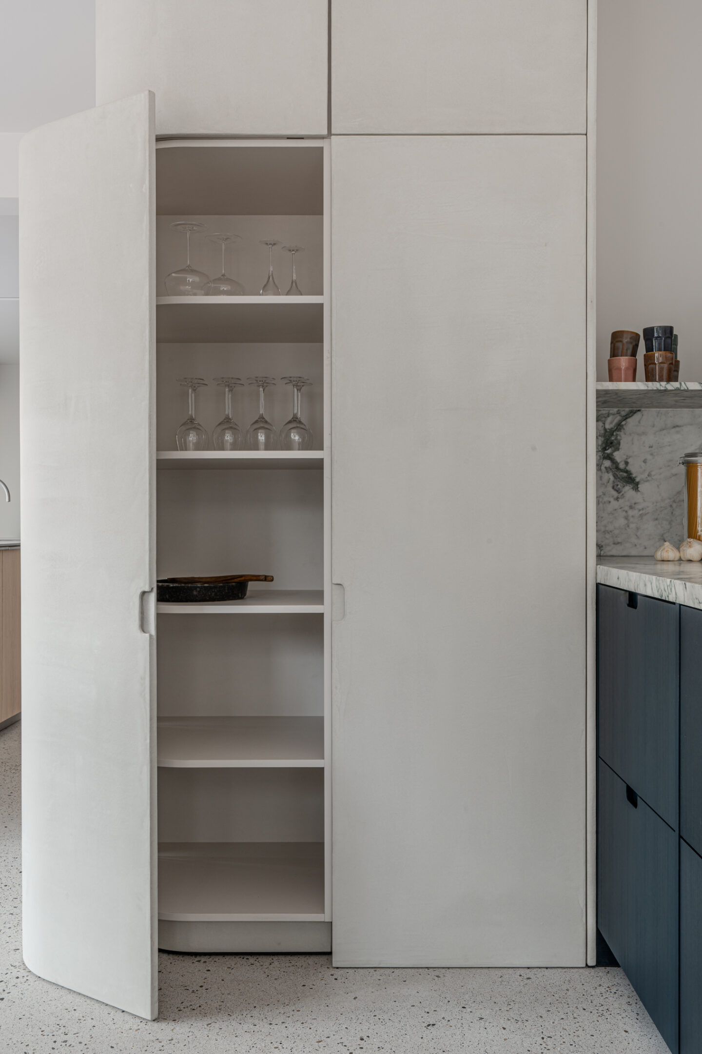Pilar Shoots Showroom Knokke LR 144