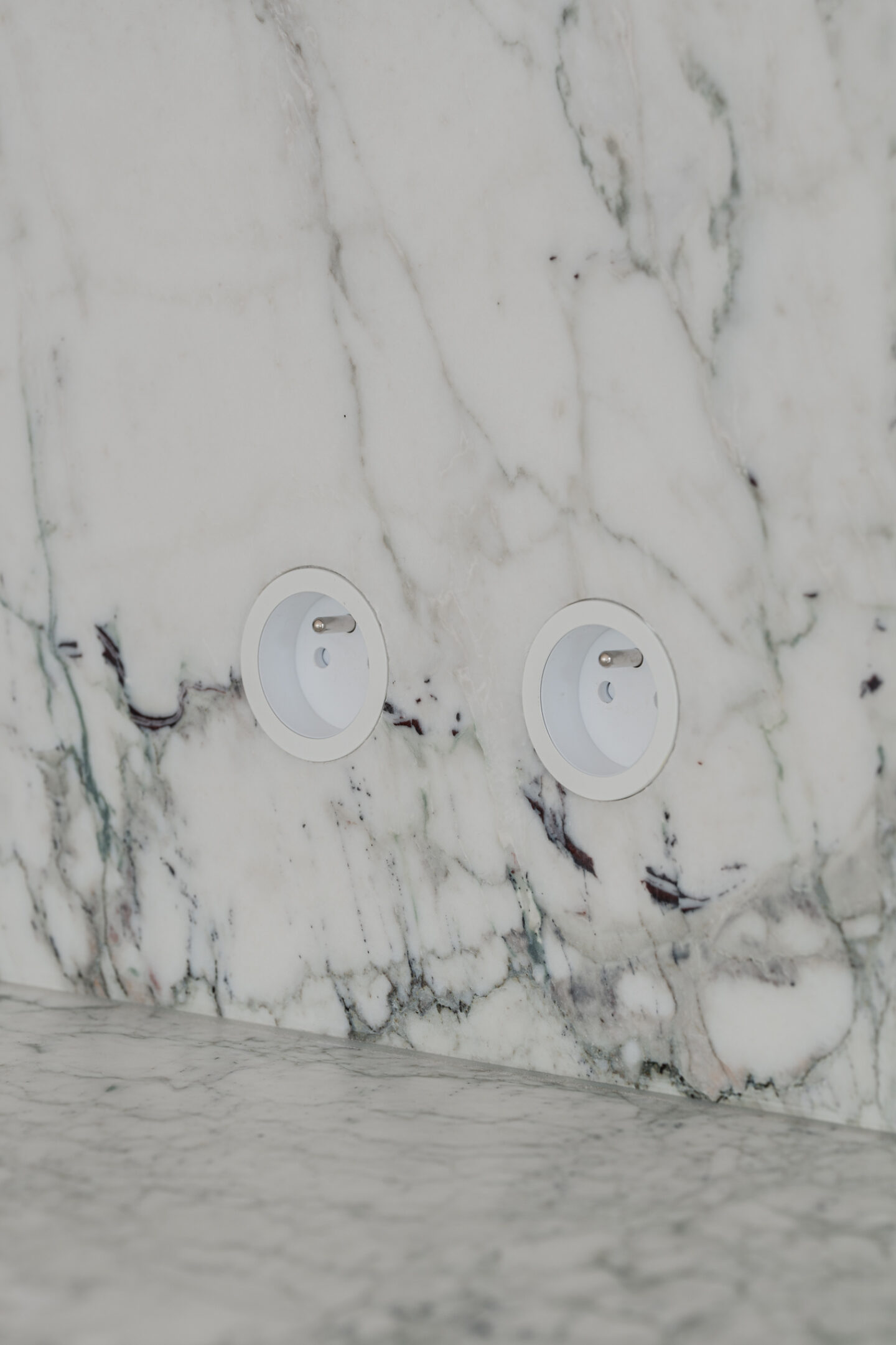 Pilar Shoots Showroom Knokke LR 24