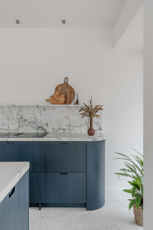 Pilar Shoots Showroom Knokke LR 12