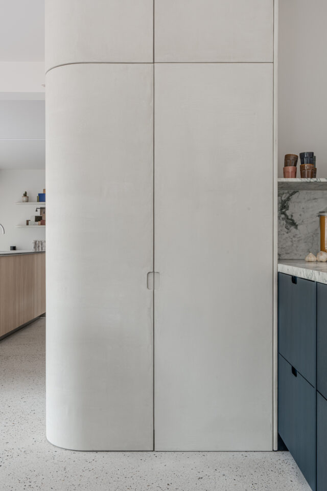 Pilar Shoots Showroom Knokke LR 143