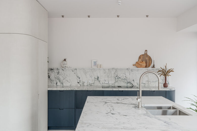 Pilar Shoots Showroom Knokke LR